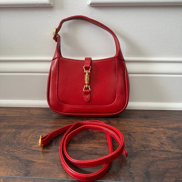 Red Mini Handbag Crossbody shoulder bag Leather with snap closure gold hardware - Picture 6 of 6
